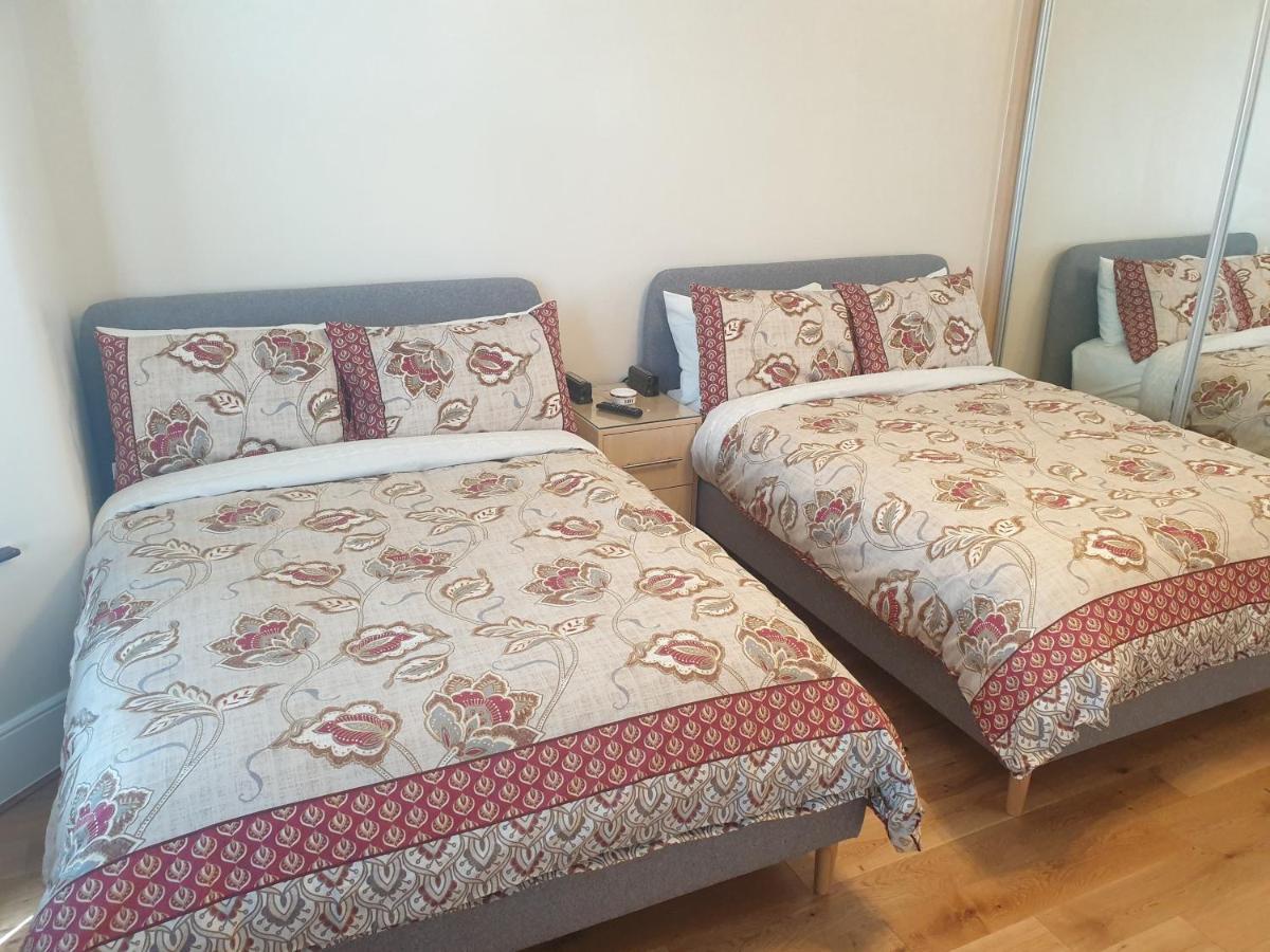 London Luxury 2 Bedroom Flat 5Min Walk From Overground, With Free Wifi, Free Parking-Sleeps X6 Ilford Exterior photo